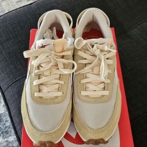 New Women's Nike Waffle Debut WNTG Size 7.5